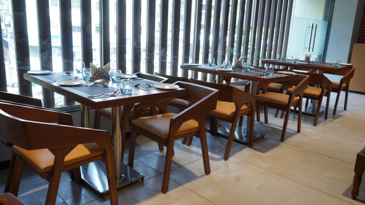 מלון Salabatpura Purple Beds By Vits Dwarkesh, Surat מראה חיצוני תמונה